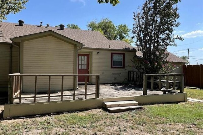 Building Photo - 207 Masters Ave