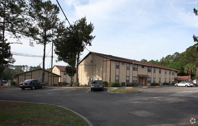 Building Photo - Colonial Village Apartments