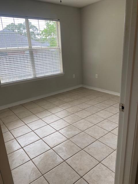 Building Photo - 8045 Hartington Dr