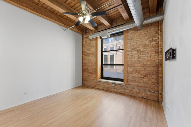 Building Photo - 1133 S Wabash Ave