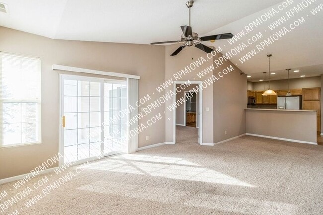 Building Photo - 1307 SE University Ave