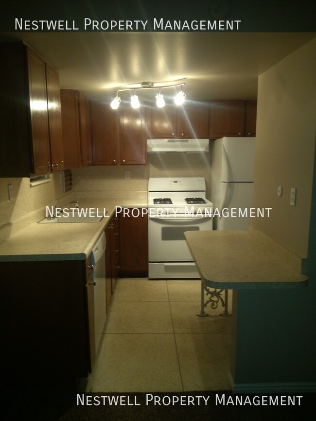 Building Photo - $250 OFF 1ST MONTH'S RENT - Charming Studi...