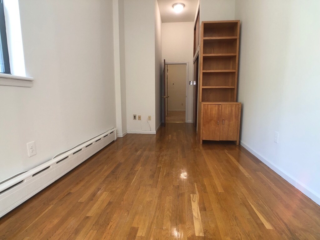 Building Photo - 306 W 106th St