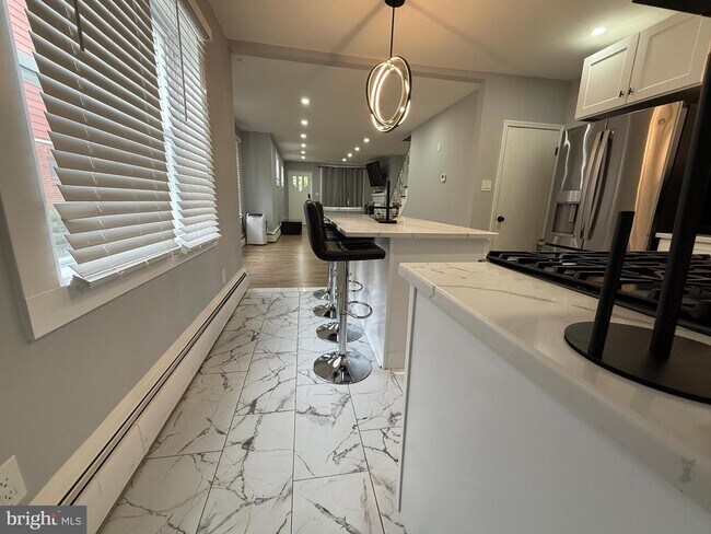 Building Photo - 129 Clearfield Ave