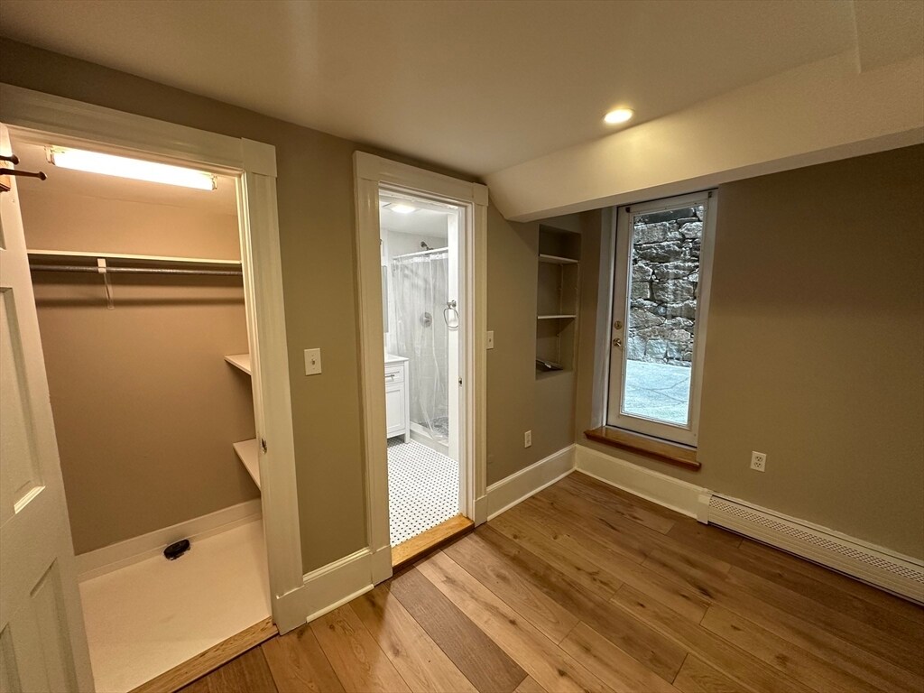 Building Photo - 61 Phillips St