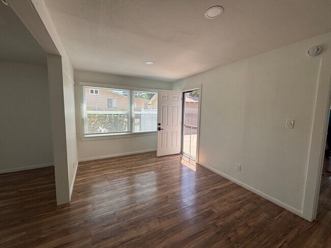 Building Photo - 35227 Ave C