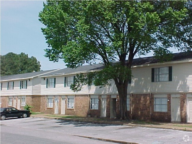 Building Photo - Bent Creek Apartments