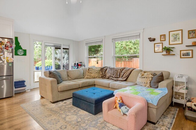 Building Photo - Beautiful 4-Bed, 3-Bath Southeast Boise Ho...