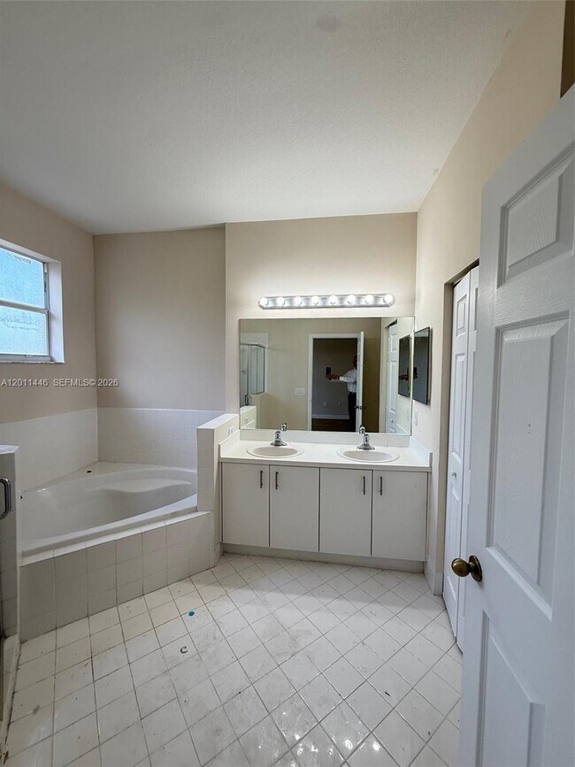 Building Photo - 9261 SW 220th Terrace
