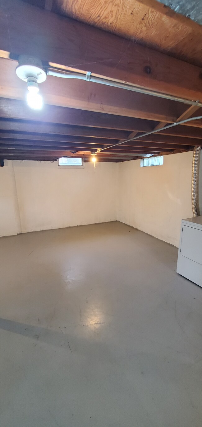 Building Photo - 1163 Higgins Ave