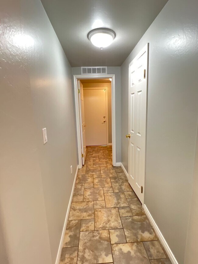 Building Photo - 3006 Tresselwyck Ln