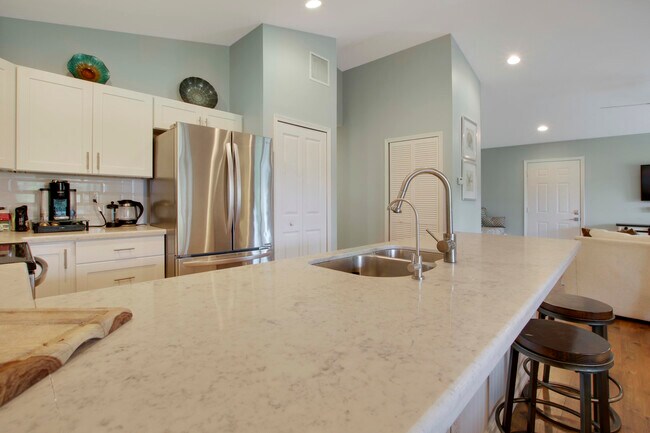 Building Photo - 9155 SE Athena St