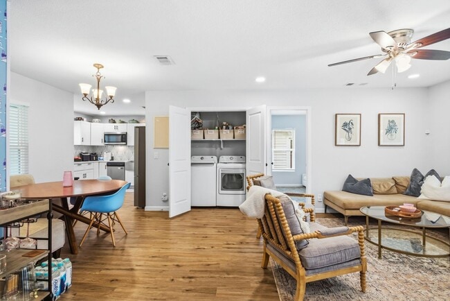 Building Photo - TCU-2712 Frazier Ave