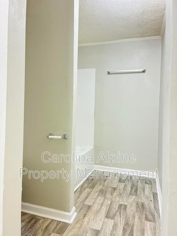 Building Photo - 410 Carolina Ave