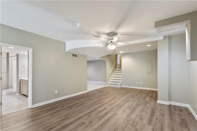 Building Photo - 4565 Ashmore Cir