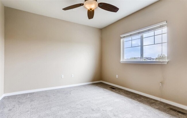 Building Photo - Stonegate Townhouse w/ 3 br/3 1/2 baths!!
