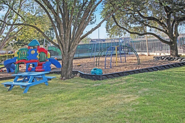 Building Photo - 14466 Misty Meadow Ln