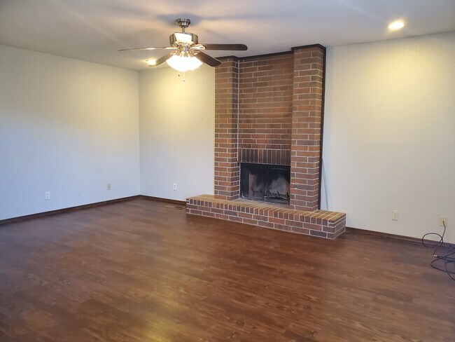 Building Photo - 4110 Bunker Hill St