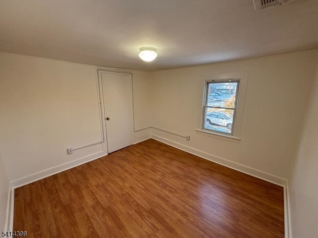 Building Photo - 86 Ringwood Ave