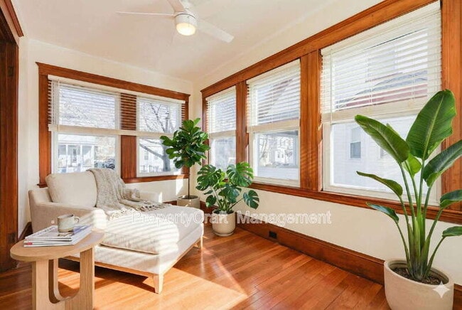 Building Photo - 105 Marlboro St