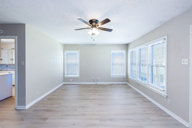 Building Photo - Charming Home Near Texas Tech – Modern Upg...