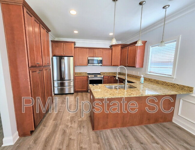 Building Photo - 1039 Blythwood Dr
