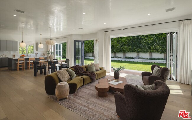 Building Photo - 550 Spoleto Dr