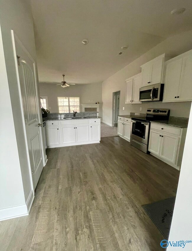 Building Photo - 272 Abercorn Dr