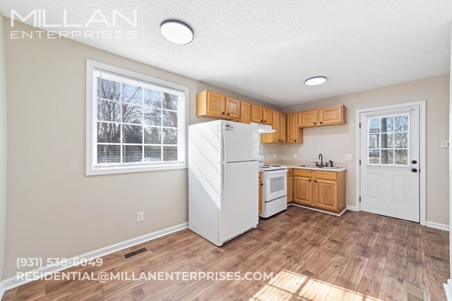 Building Photo - Charming Single Family Home Featuring Spacious Floor Plan and Eat-In Kitchen - Enjoy Your First M...