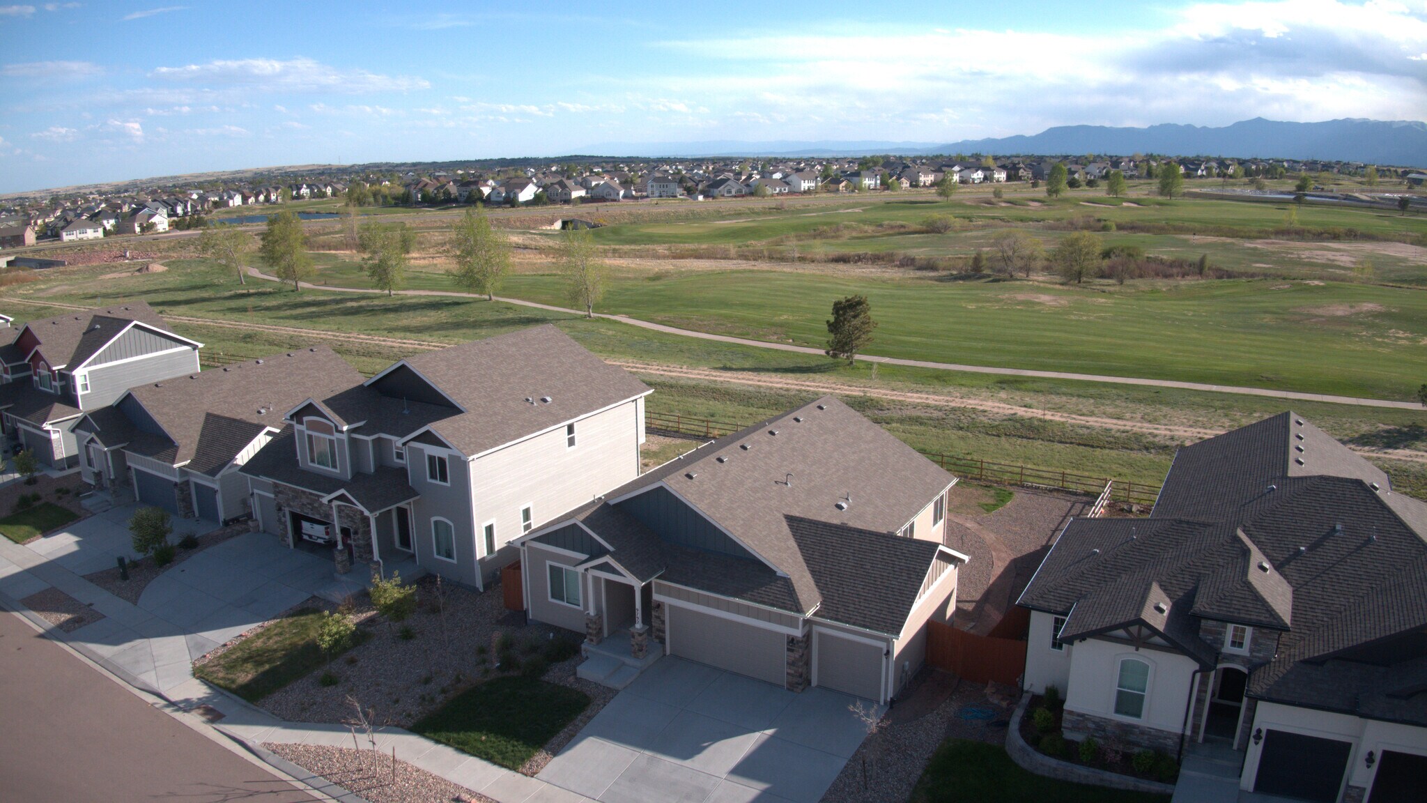 Building Photo - 9792 Fairway Glen Dr