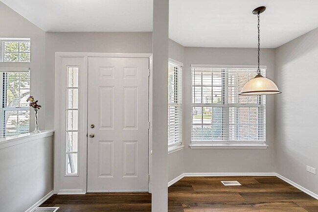 Building Photo - 371 Ashford Cir