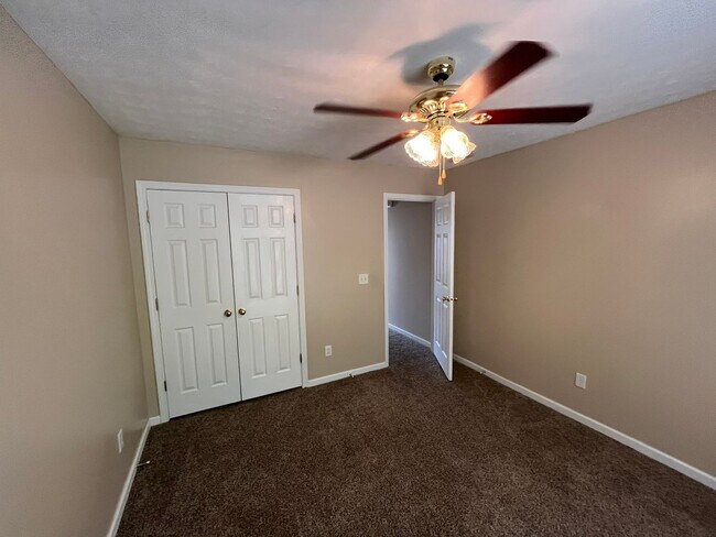 Building Photo - Welcome to the Broadfield Subdivision !! A Place to Call Home.