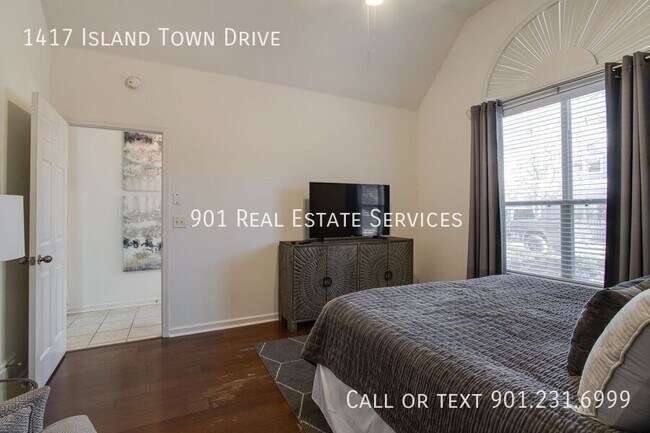 Building Photo - 1417 Island Town Dr