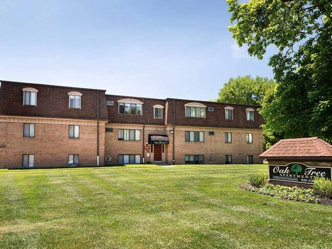 Interior Photo - Oak Tree Apartments