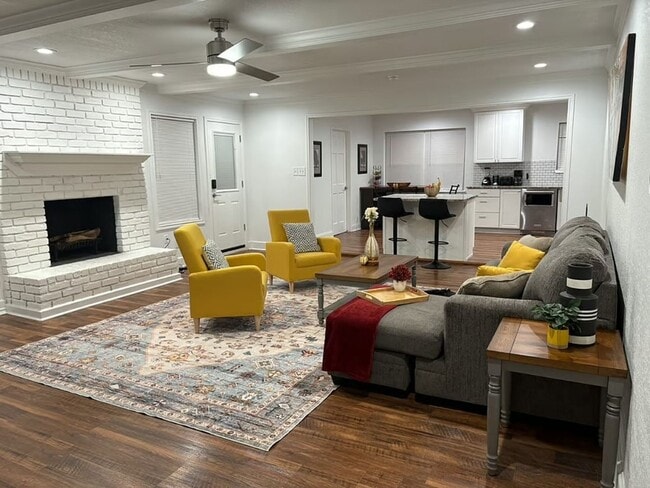 Building Photo - 17211 Rolling Creek Dr