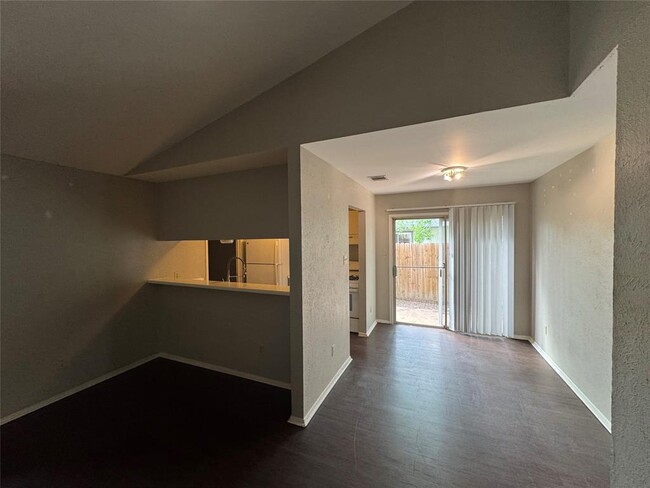 Building Photo - 3504 Eskew Dr