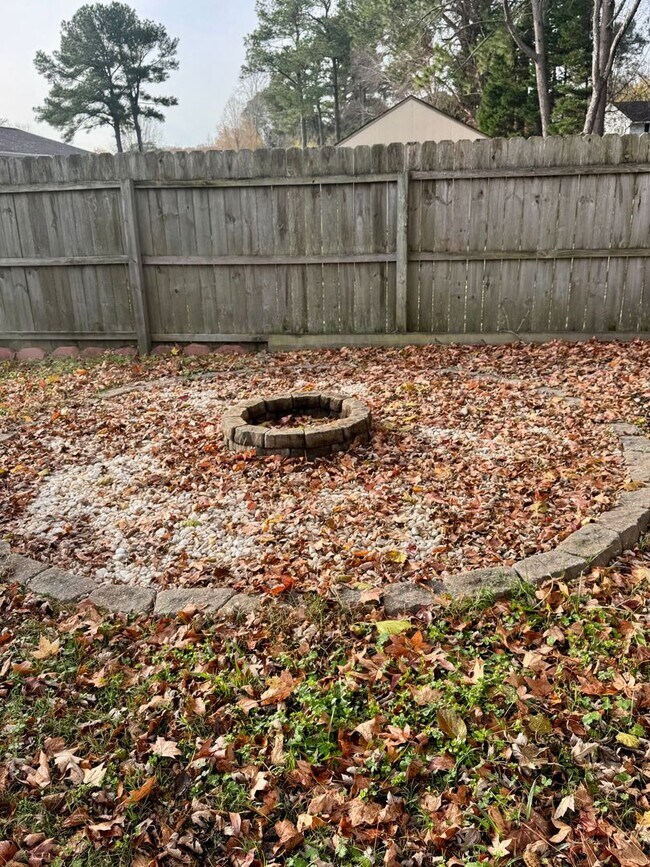 Building Photo - Beautiful Ranch Style Home