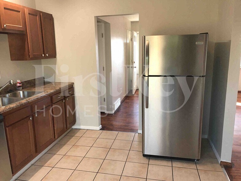 Building Photo - 5994 Waldway Ln