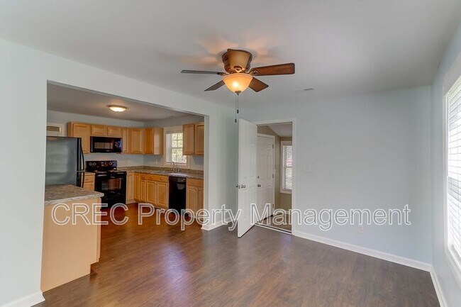 Building Photo - 2401 Eagle Dr