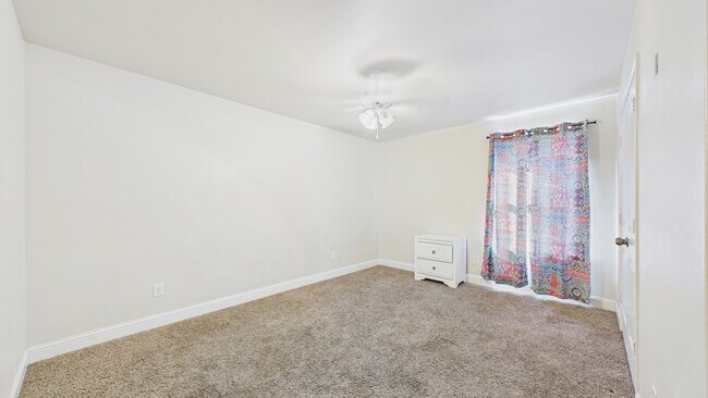 Building Photo - 9904 Aloe Ct