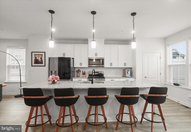 Building Photo - 1624 Aster Ln