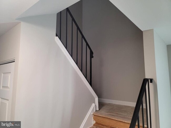 Building Photo - 22 Mimosa Ct