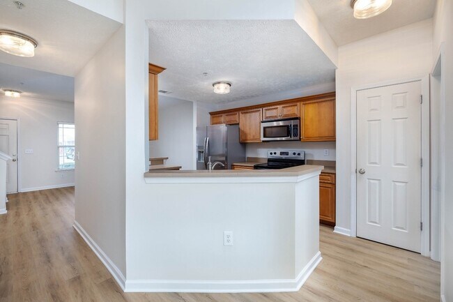 Building Photo - 1011 Somerset Springs Dr