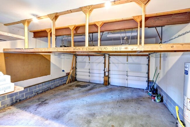 Building Photo - 411 Willards Way