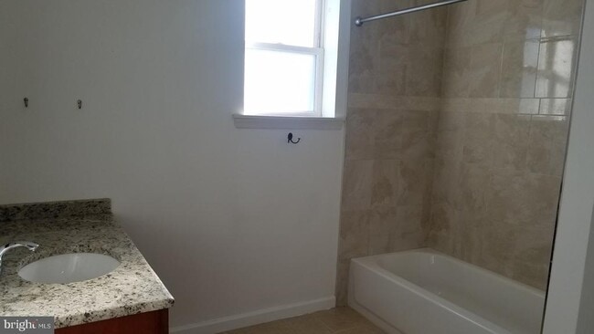 Building Photo - 2547 S Mildred St