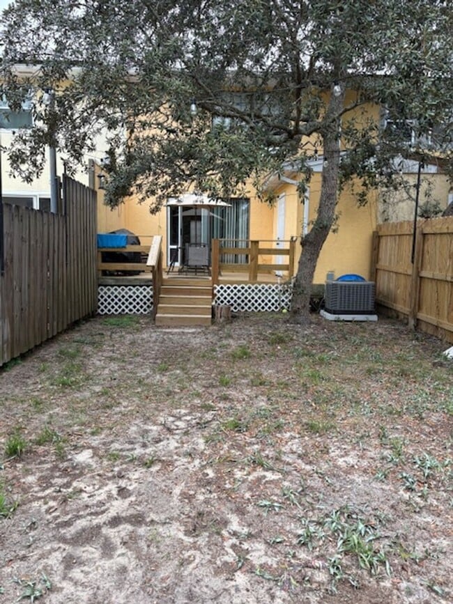 Building Photo - 92 5th Ave