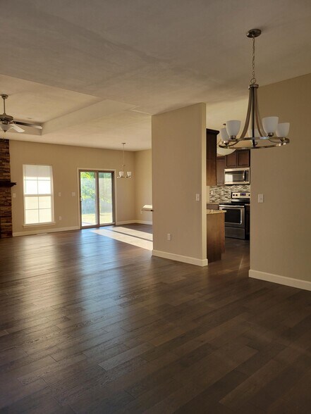 Building Photo - 2616 Fieldstone Dr