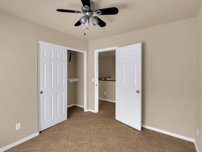 Building Photo - stunning 4-bedroom, 2-bathroom home