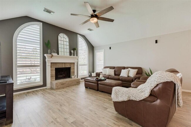 Building Photo - 13807 Halpren Falls Cir
