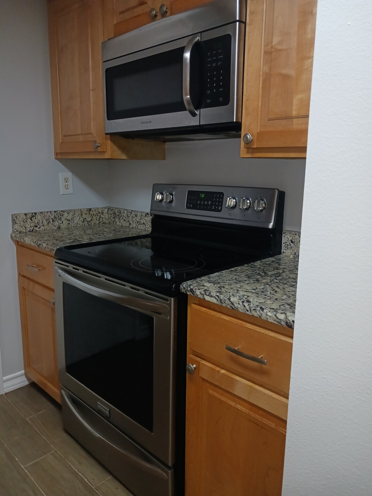 Building Photo - 4334 Ocean Dr